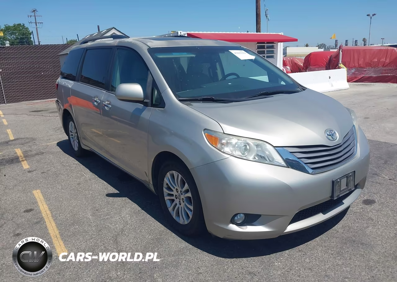 2016 Toyota Sienna Xle 8 Passenger