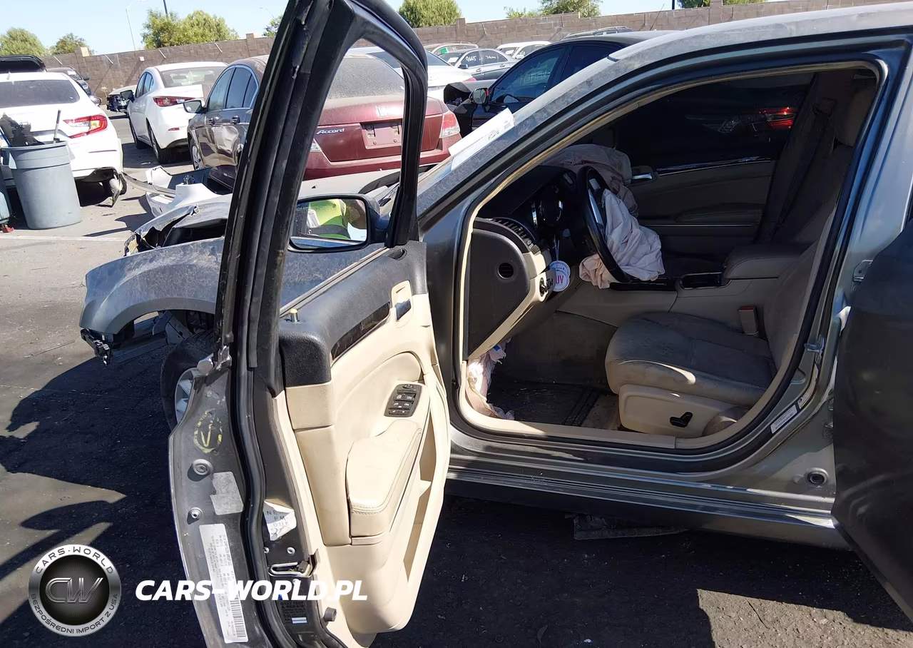2012 Chrysler 300 VIN:2C3CCAAGXCH116638 - 5
