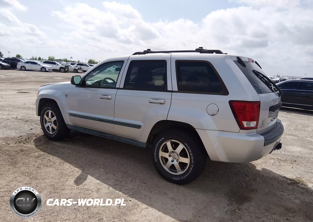 2008 Jeep Grand Cherokee Laredo VIN:1J8HR48N38C206643 - 3