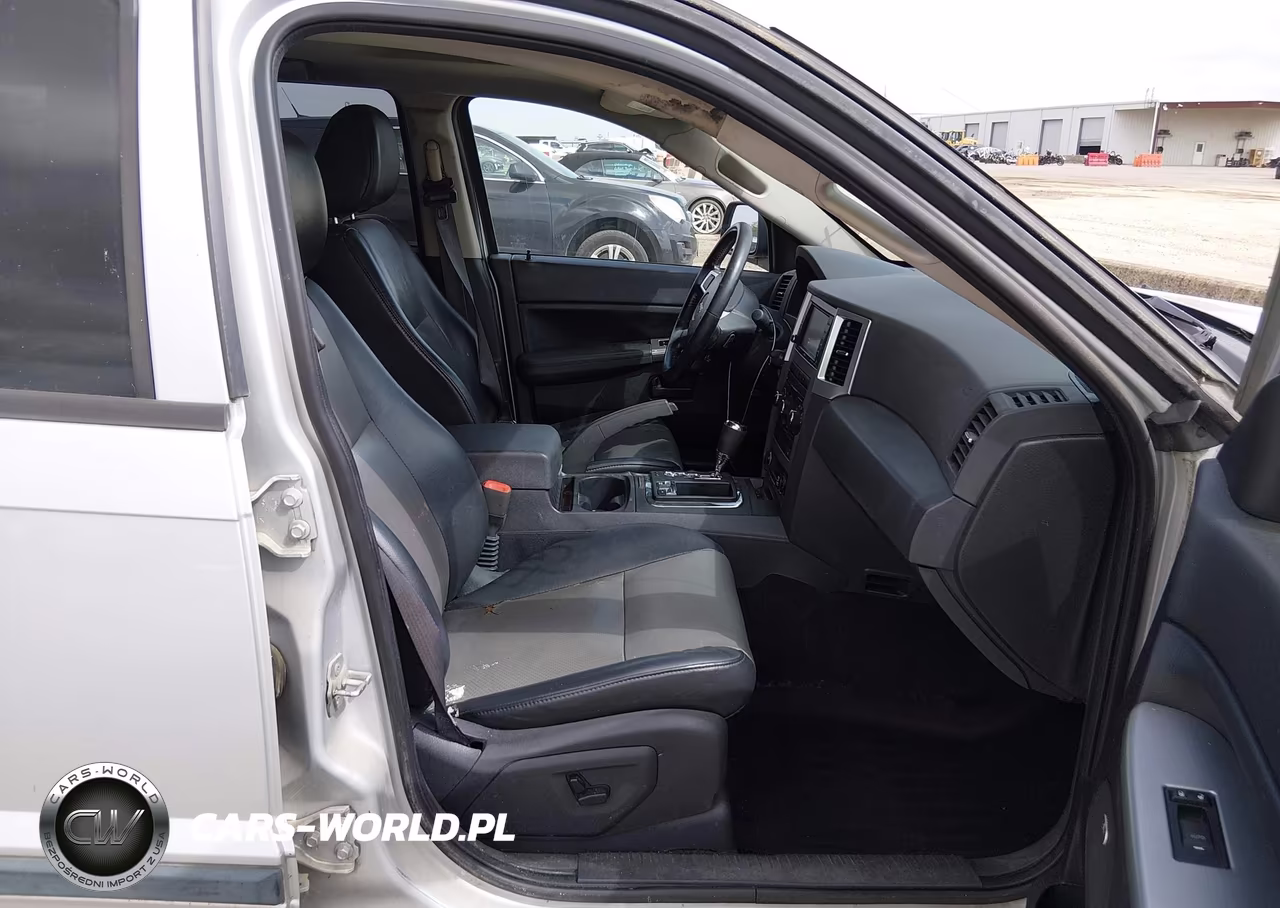 2008 Jeep Grand Cherokee Laredo VIN:1J8HR48N38C206643 - 5