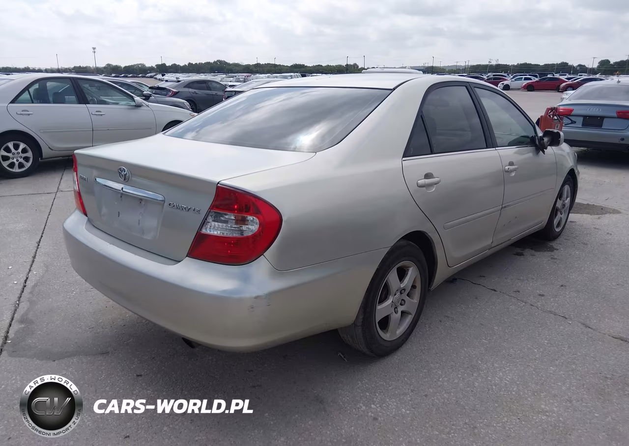 2004 Toyota Camry Le V6 VIN:4T1BF32K14U586208 - 4