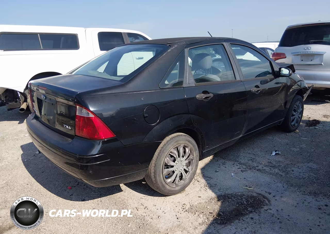2005 Ford Focus Zx4 VIN:1FAFP34N15W273231 - 4