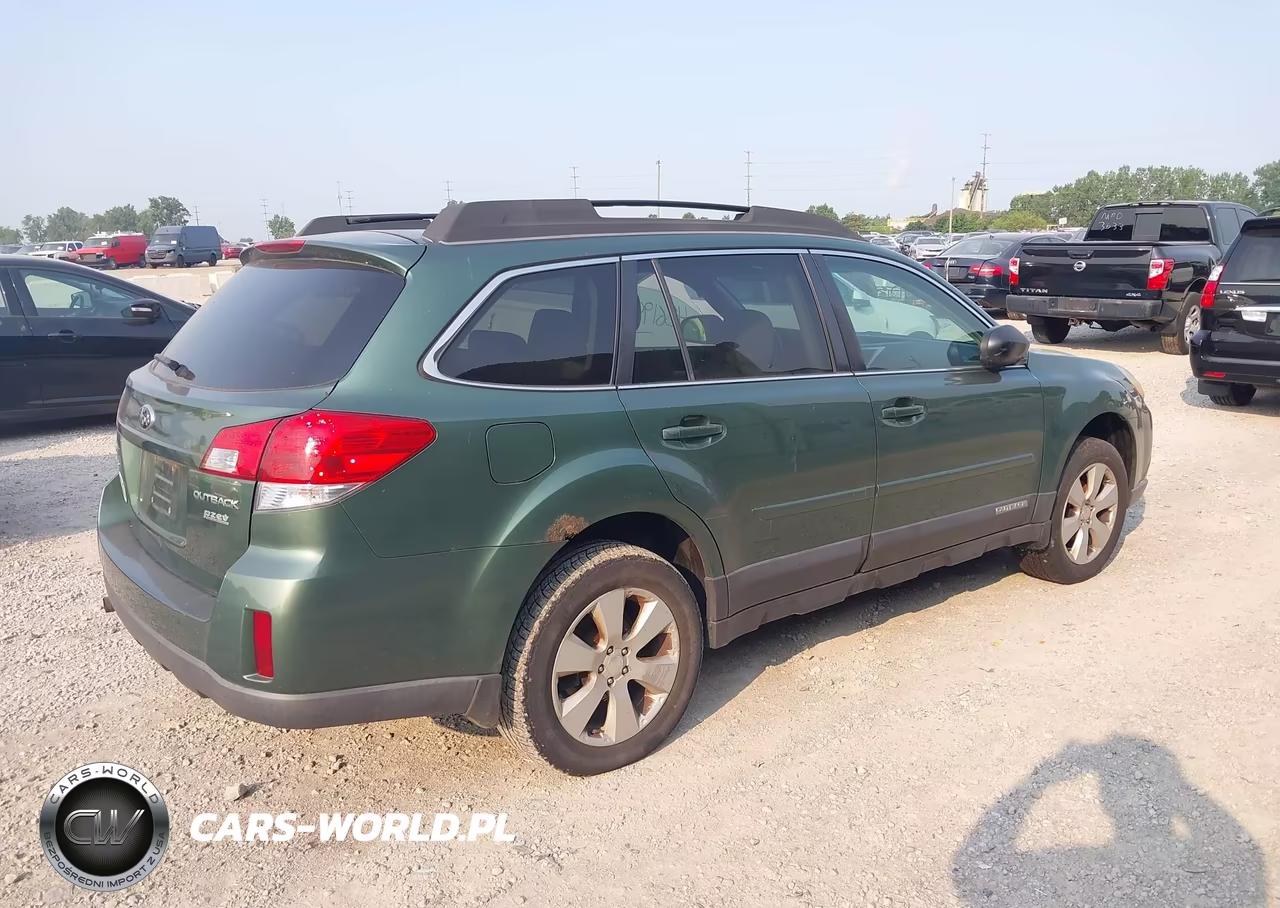 2011 Subaru Outback 2.5I Premium VIN:4S4BRBCC6B3391975 - 4