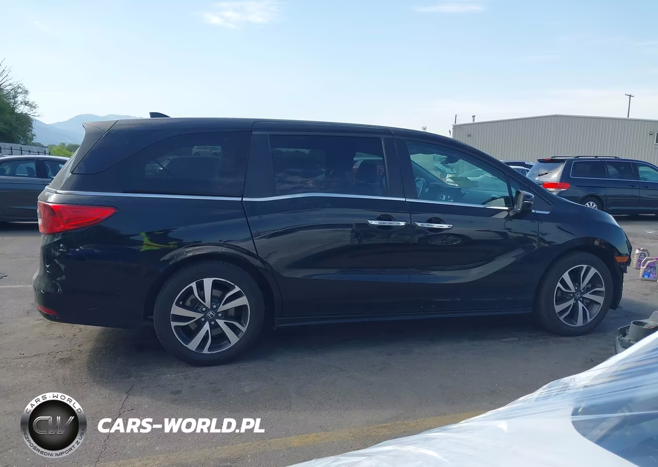 2021 Honda Odyssey Touring VIN:5FNRL6H85MB001213 - 14