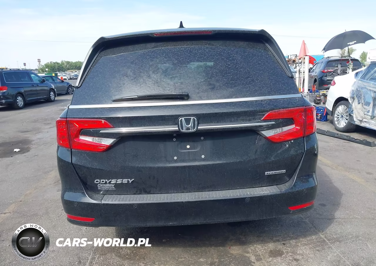 2021 Honda Odyssey Touring VIN:5FNRL6H85MB001213 - 17