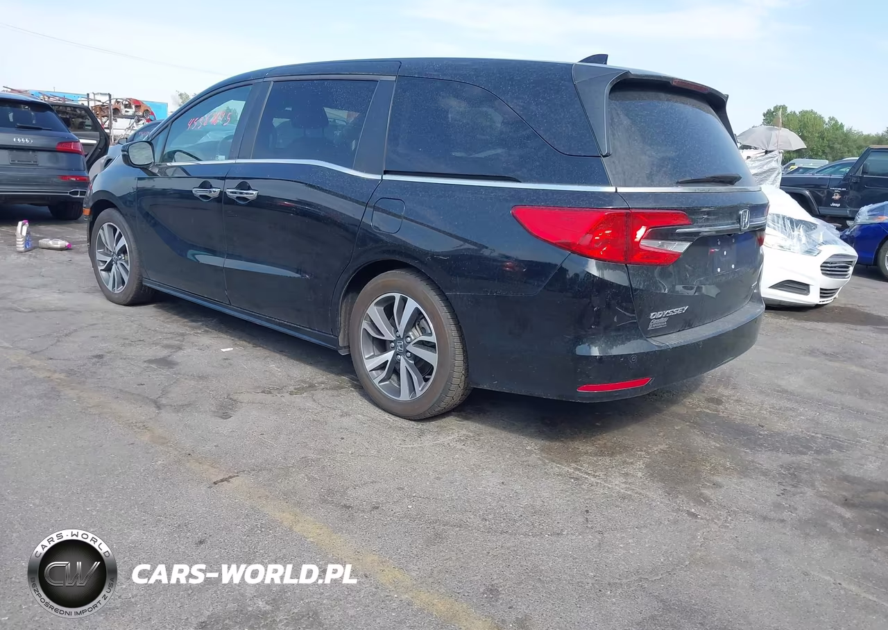 2021 Honda Odyssey Touring VIN:5FNRL6H85MB001213 - 3