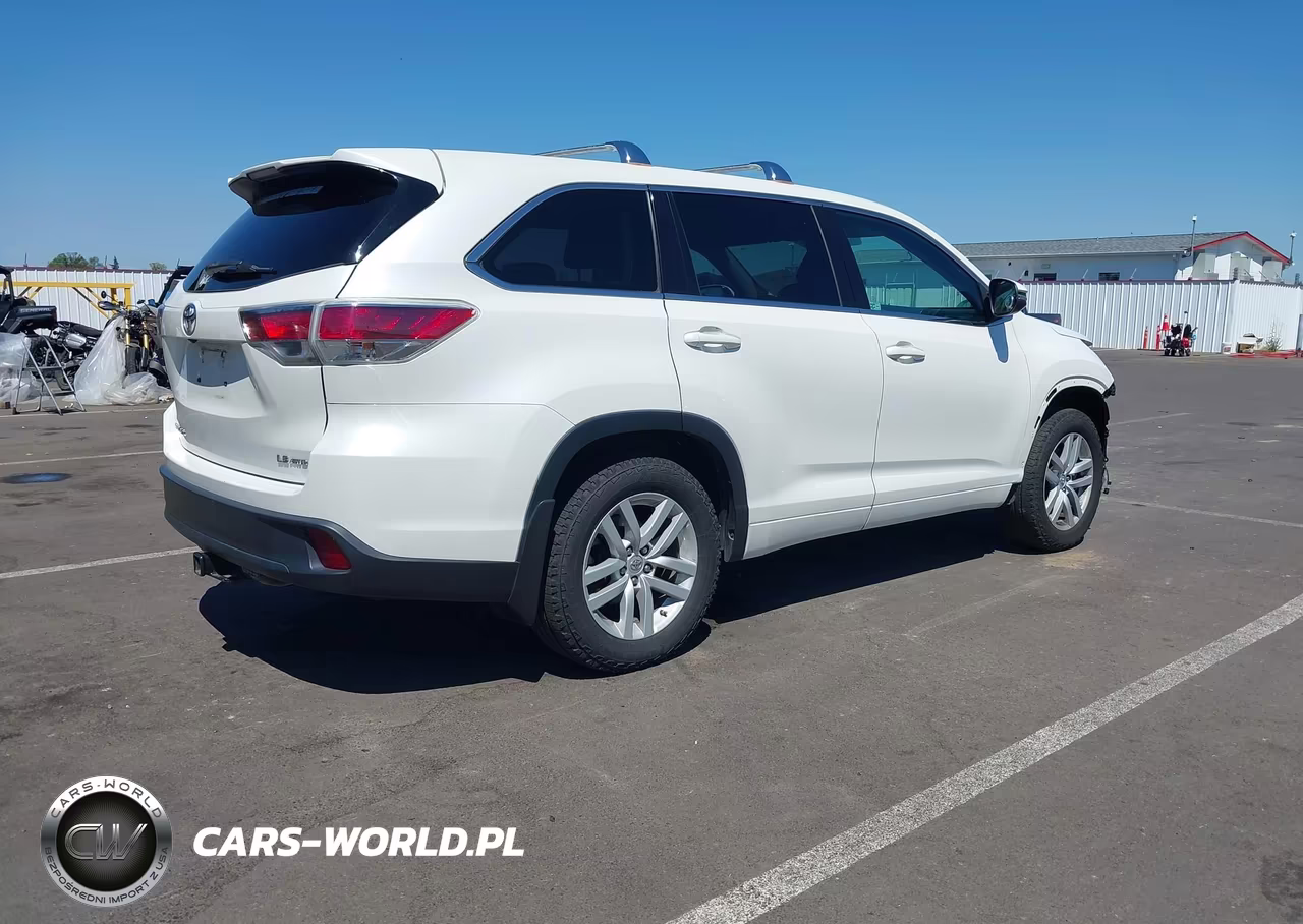 2014 Toyota Highlander Le V6 VIN:5TDBKRFH7ES011375 - 4