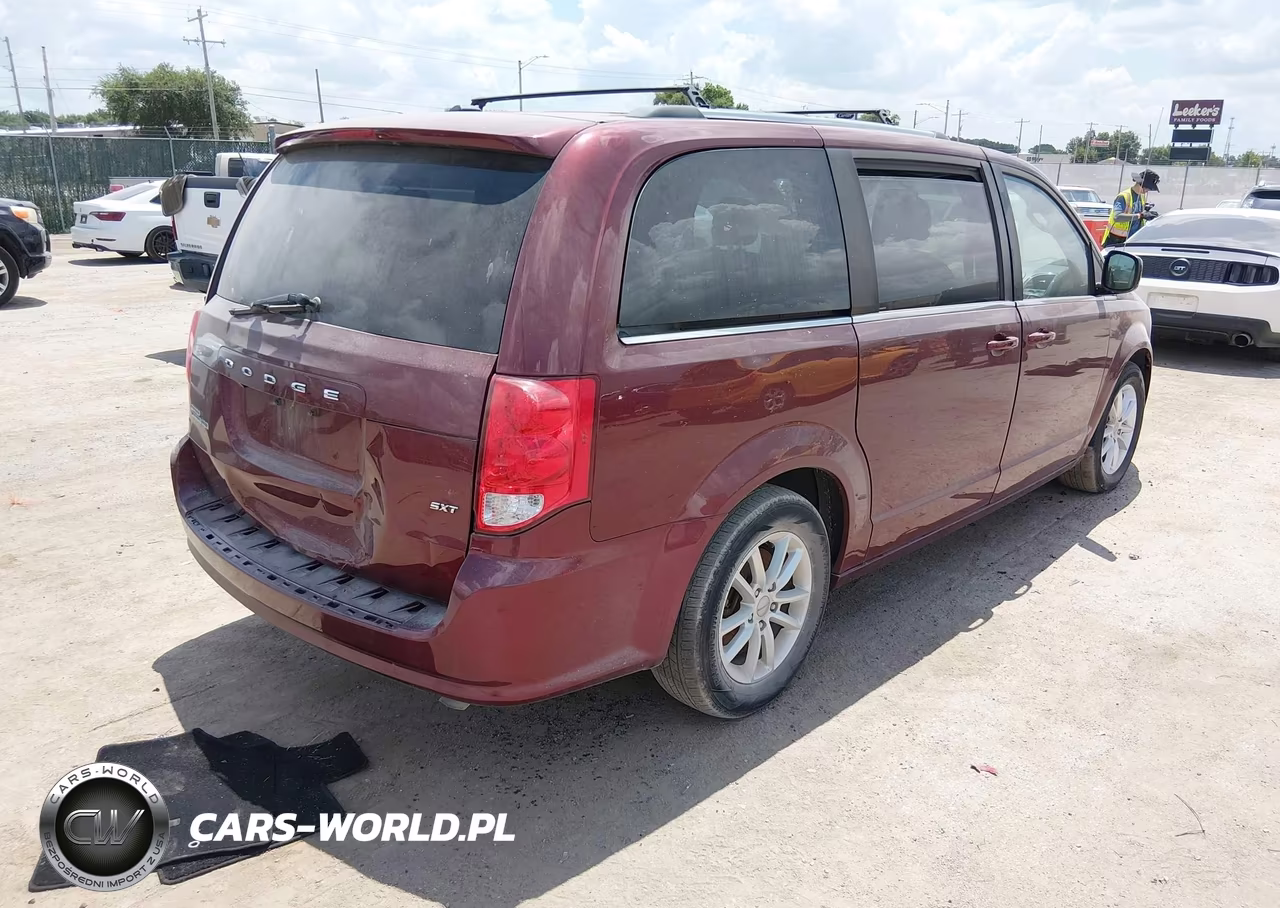 2018 Dodge Grand Caravan Sxt VIN:2C4RDGCG7JR134105 - 4