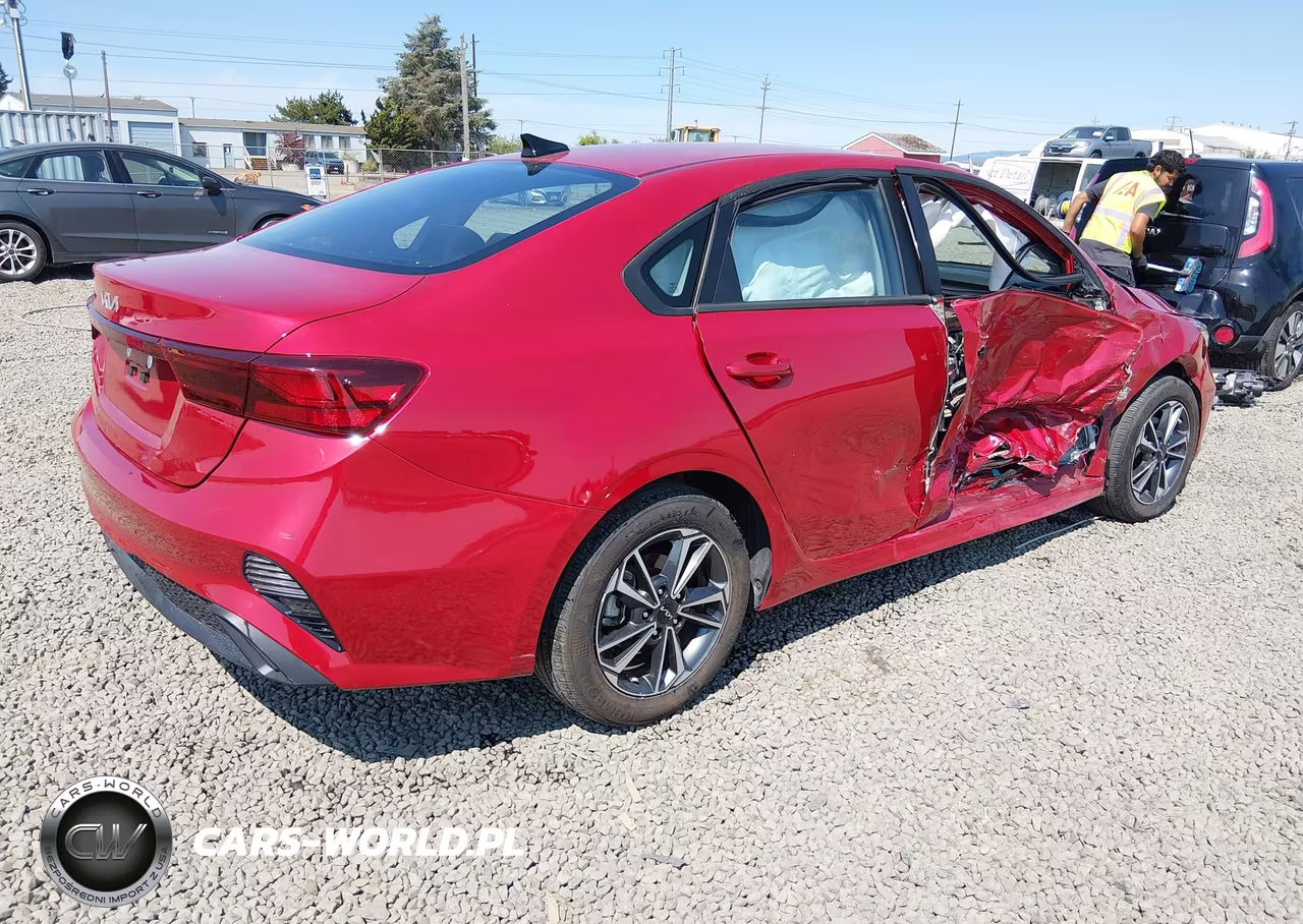2024 Kia Forte Lxs VIN:3KPF24AD1RE808441 - 4