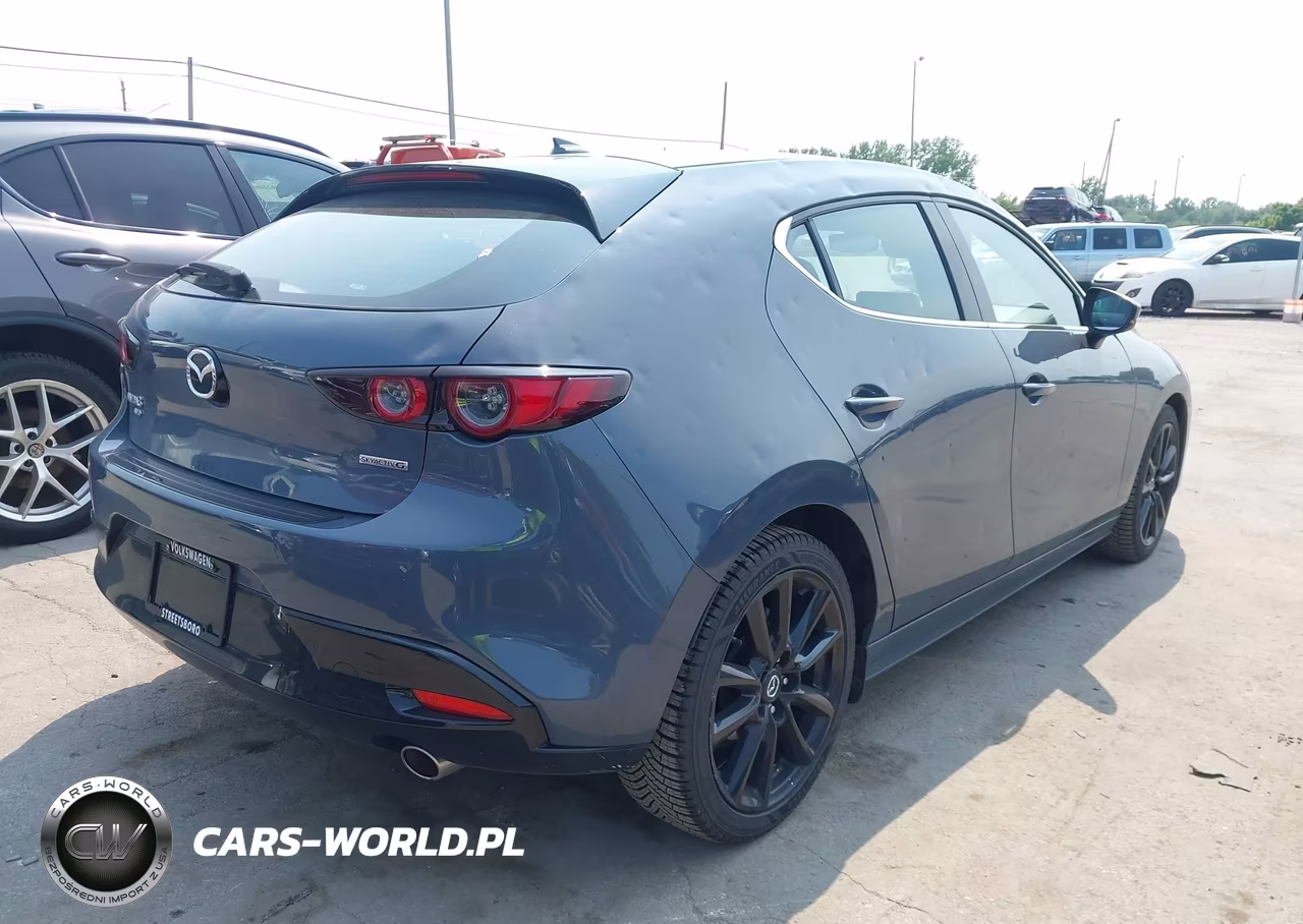 2021 Mazda Mazda3 Premium VIN:JM1BPBML0M1402962 - 4