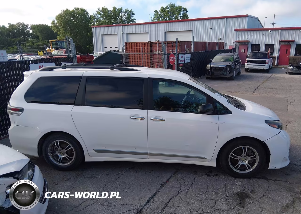 2015 Toyota Sienna Se 8 Passenger VIN:5TDXK3DC0FS620058 - 13