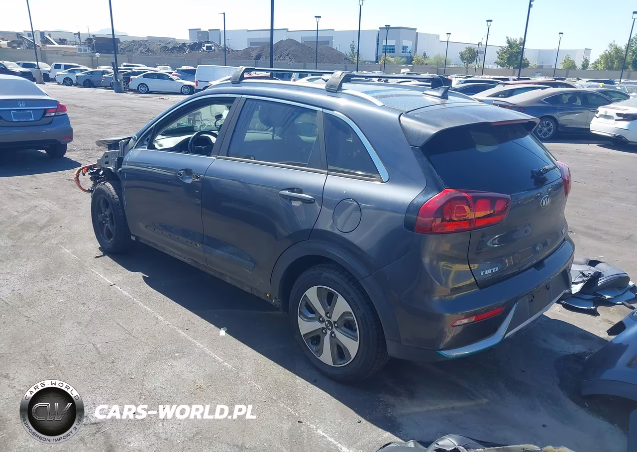 2018 Kia Niro Plug-In Hybrid Lx VIN:KNDCM3LD5J5204315 - 3