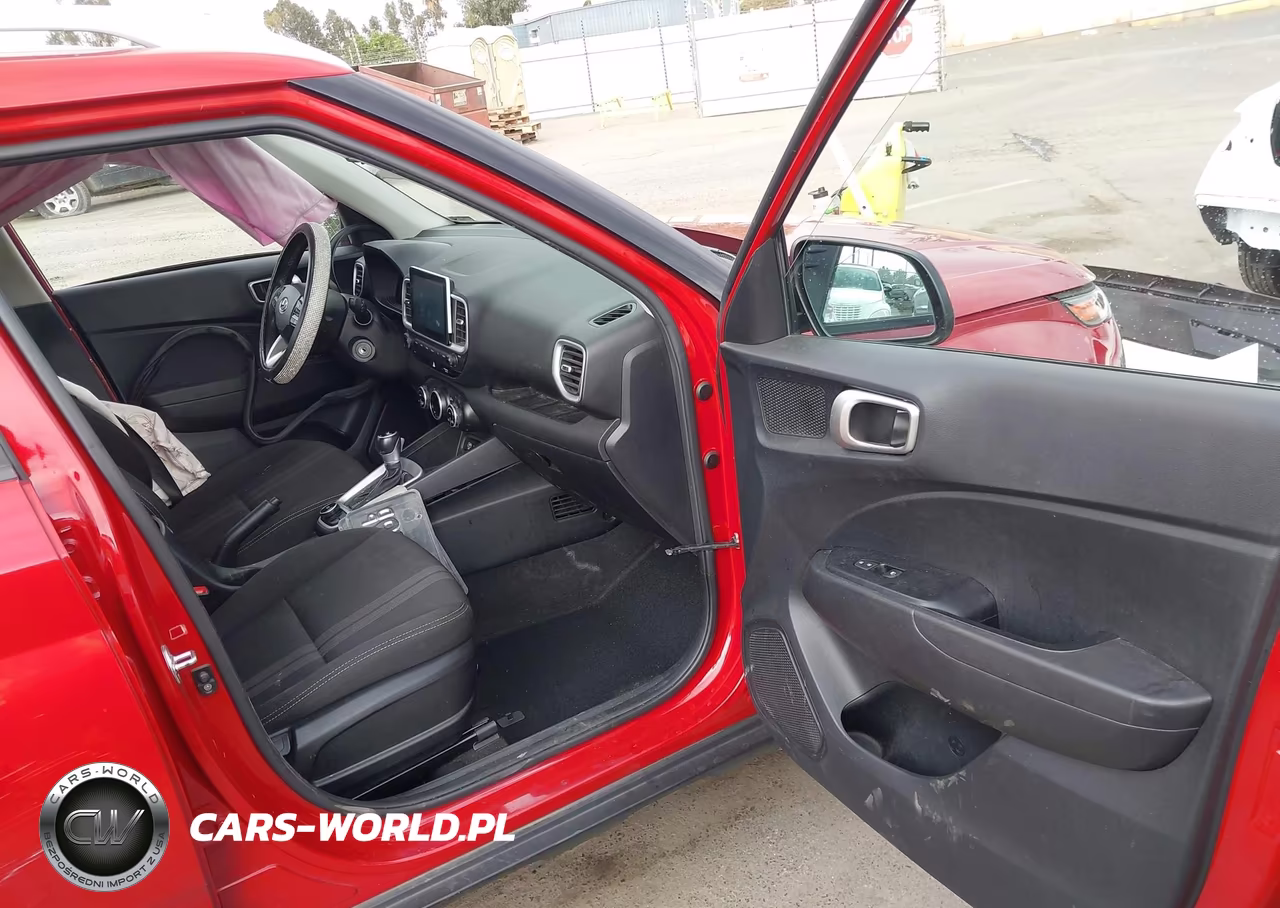 2023 Hyundai Venue Sel VIN:KMHRC8A31PU215648 - 5