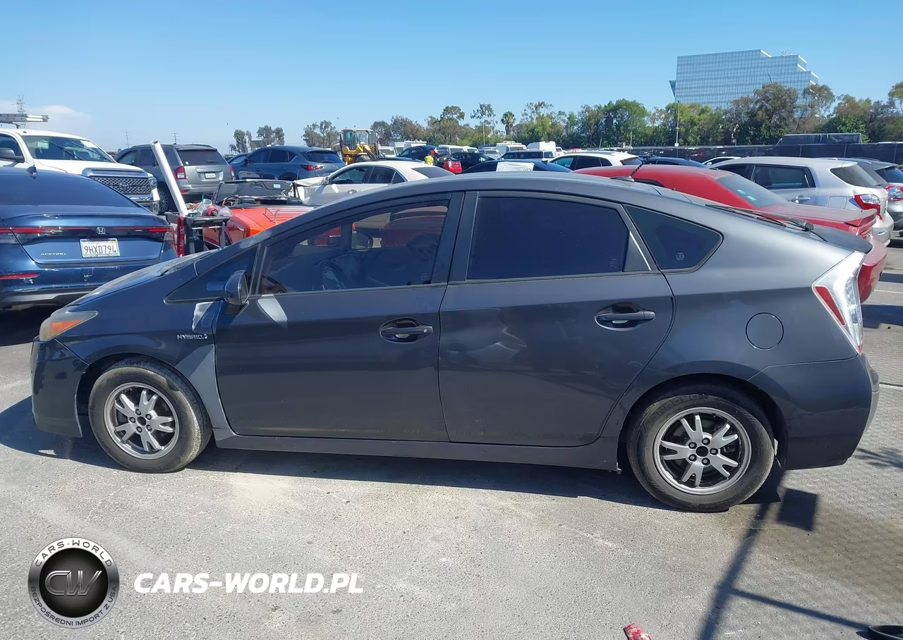 2011 Toyota Prius Three VIN:JTDKN3DU0B1394153 - 17
