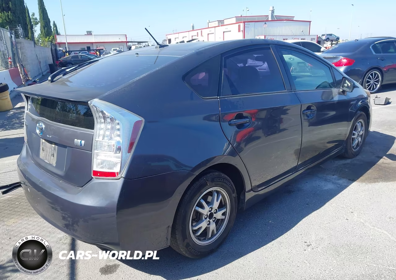 2011 Toyota Prius Three VIN:JTDKN3DU0B1394153 - 4