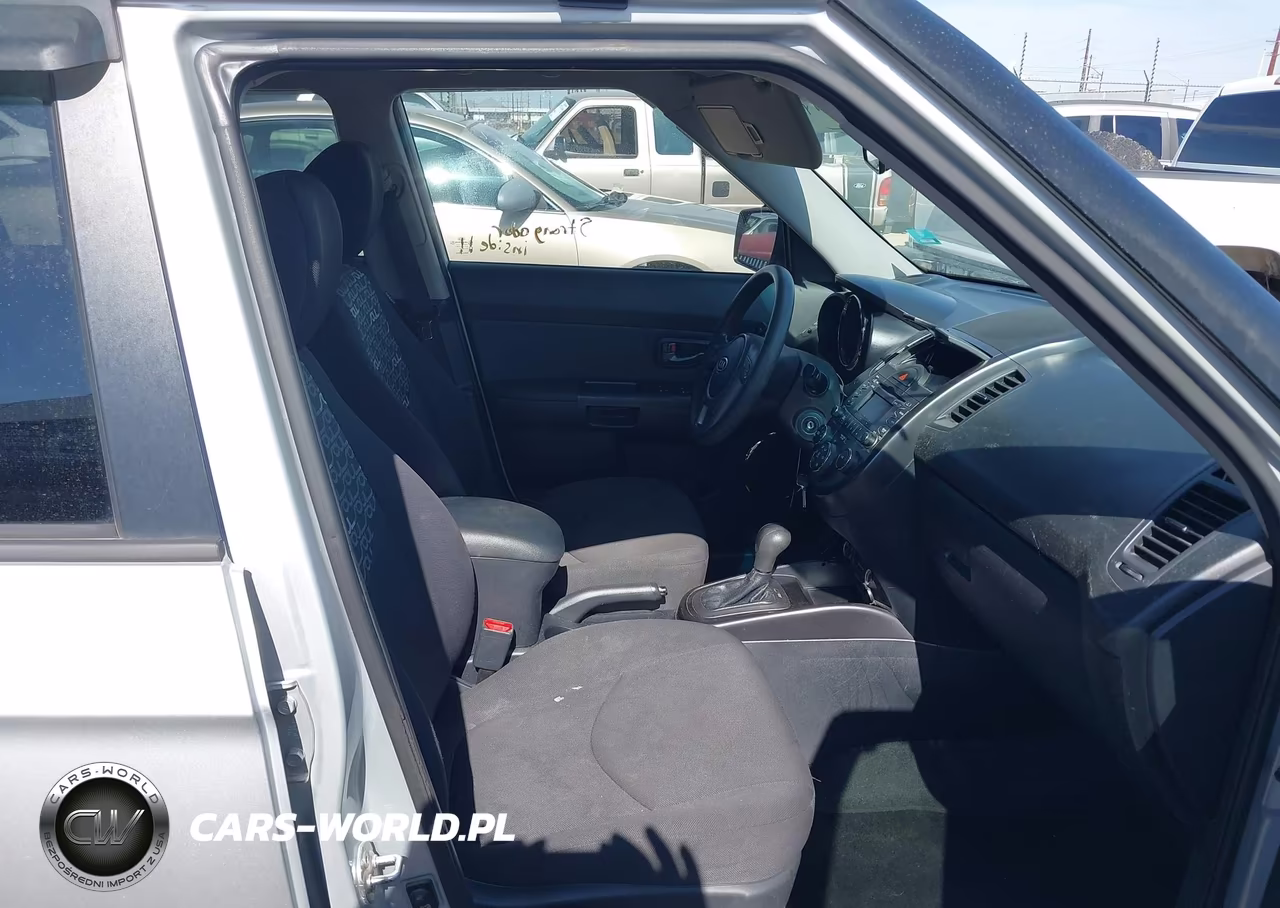 2011 Kia Soul + VIN:KNDJT2A22B7721986 - 5