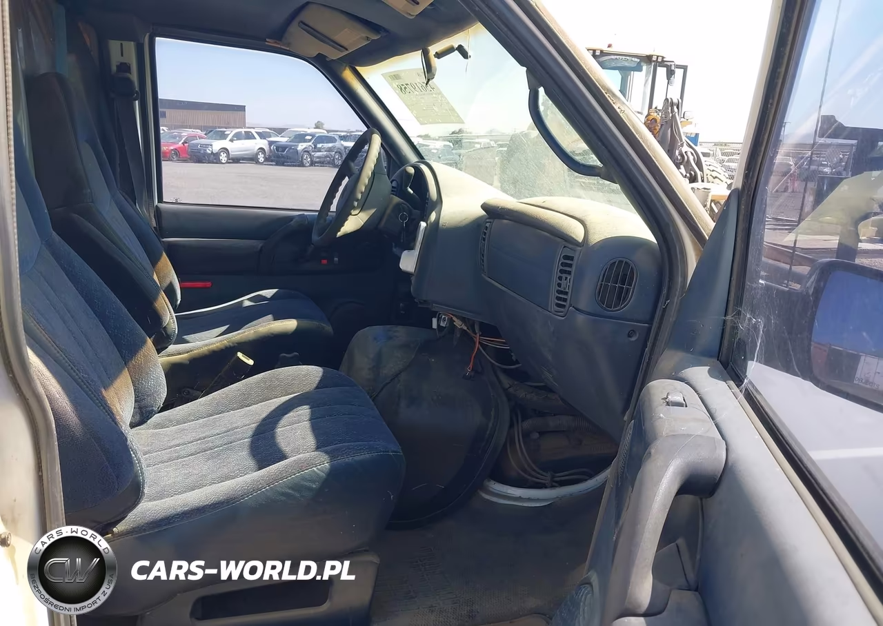 1999 Chevrolet Astro VIN:1GCDM19W4XB154535 - 5