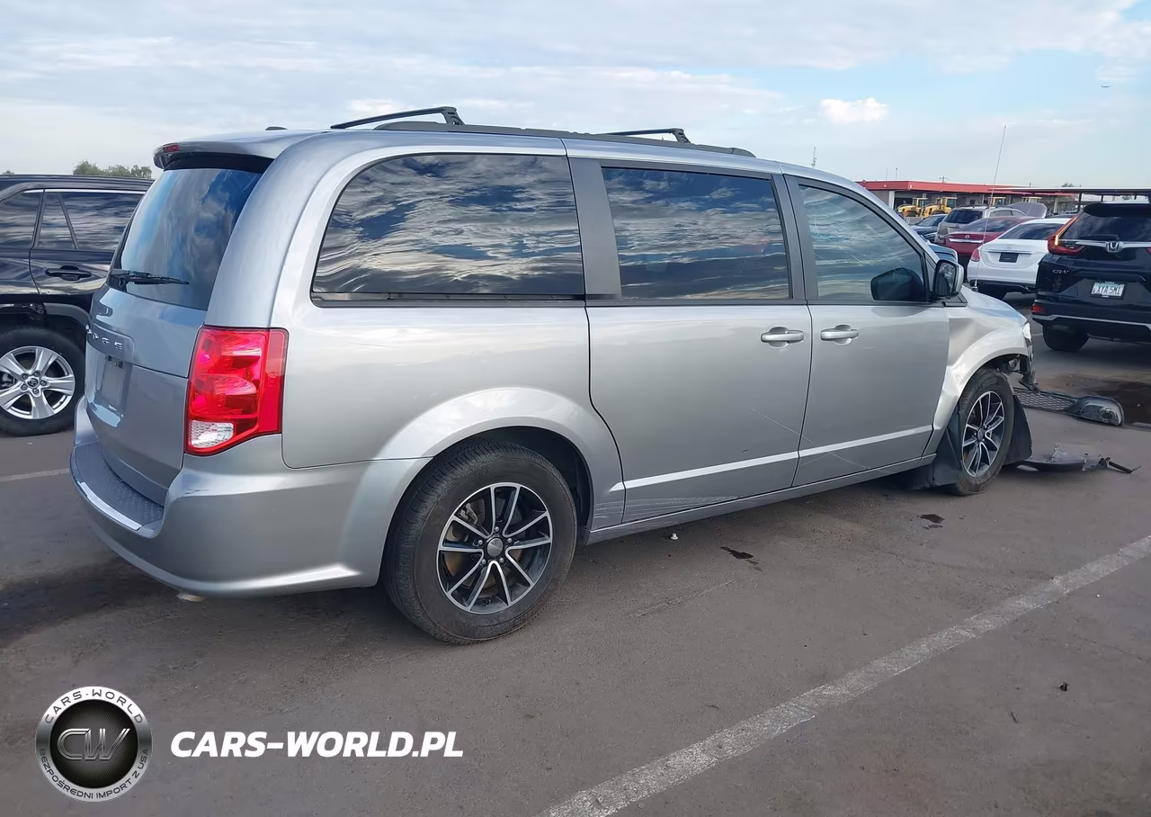 2019 Dodge Grand Caravan Gt VIN:2C4RDGEG0KR647422 - 4