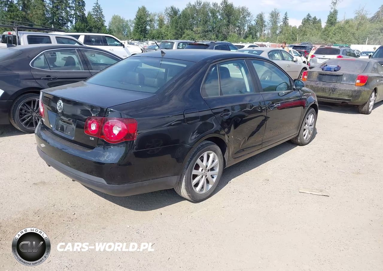 2010 Volkswagen Jetta Limited Edition VIN:3VWAX7AJ7AM151929 - 4