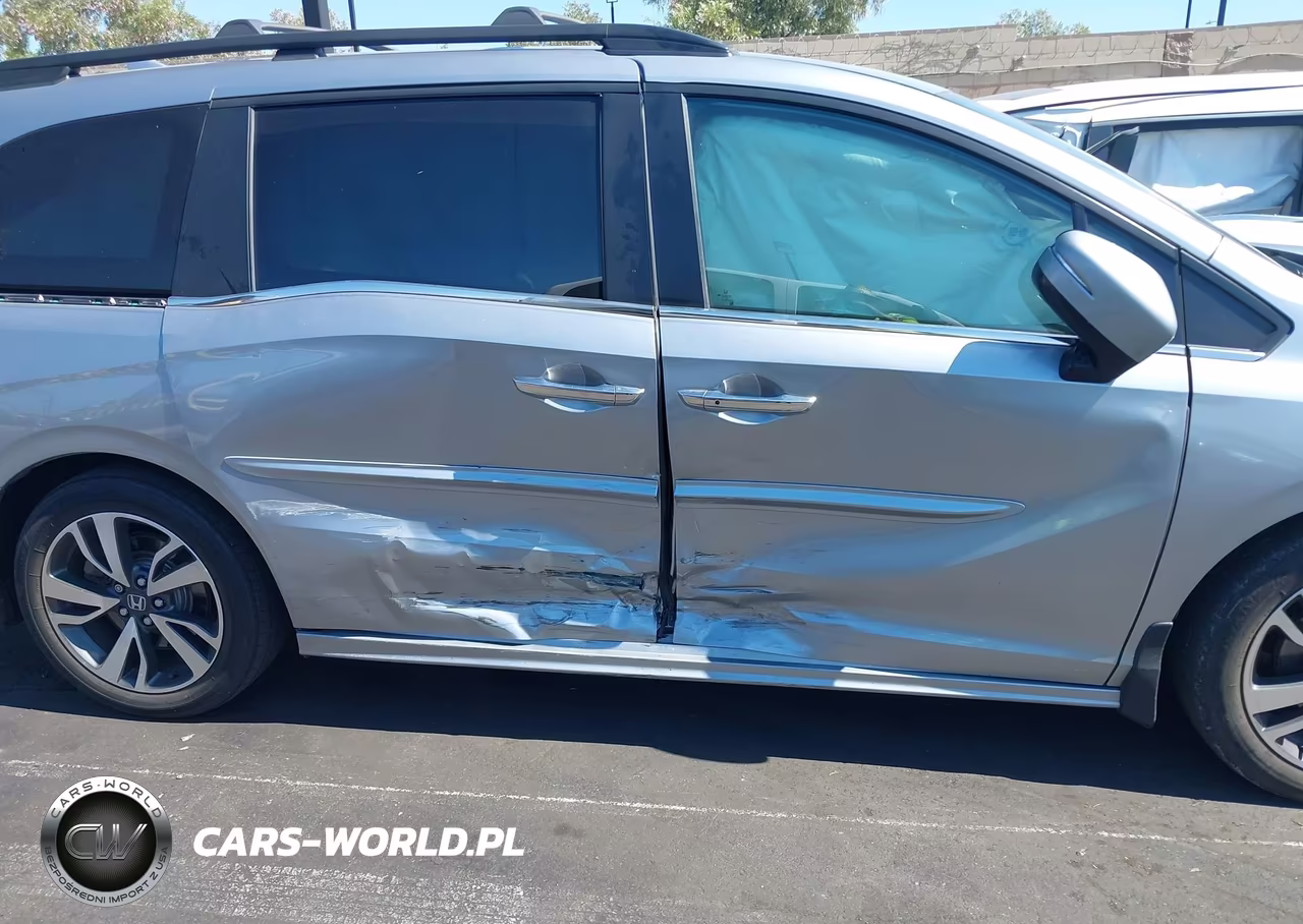 2021 Honda Odyssey Touring VIN:5FNRL6H89MB000243 - 12