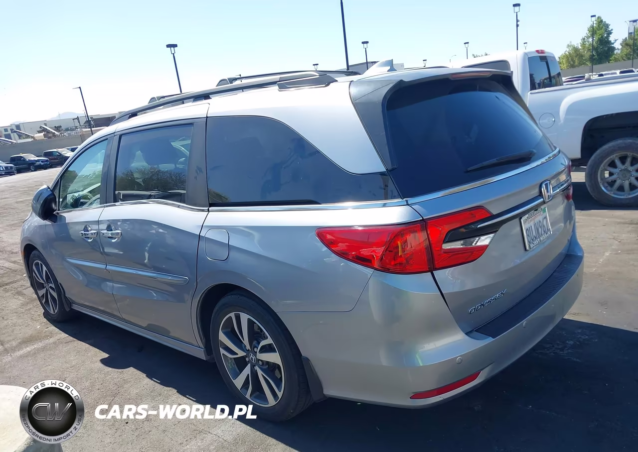 2021 Honda Odyssey Touring VIN:5FNRL6H89MB000243 - 15