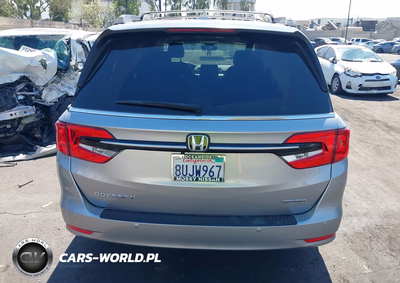 2021 Honda Odyssey Touring VIN:5FNRL6H89MB000243 - 17