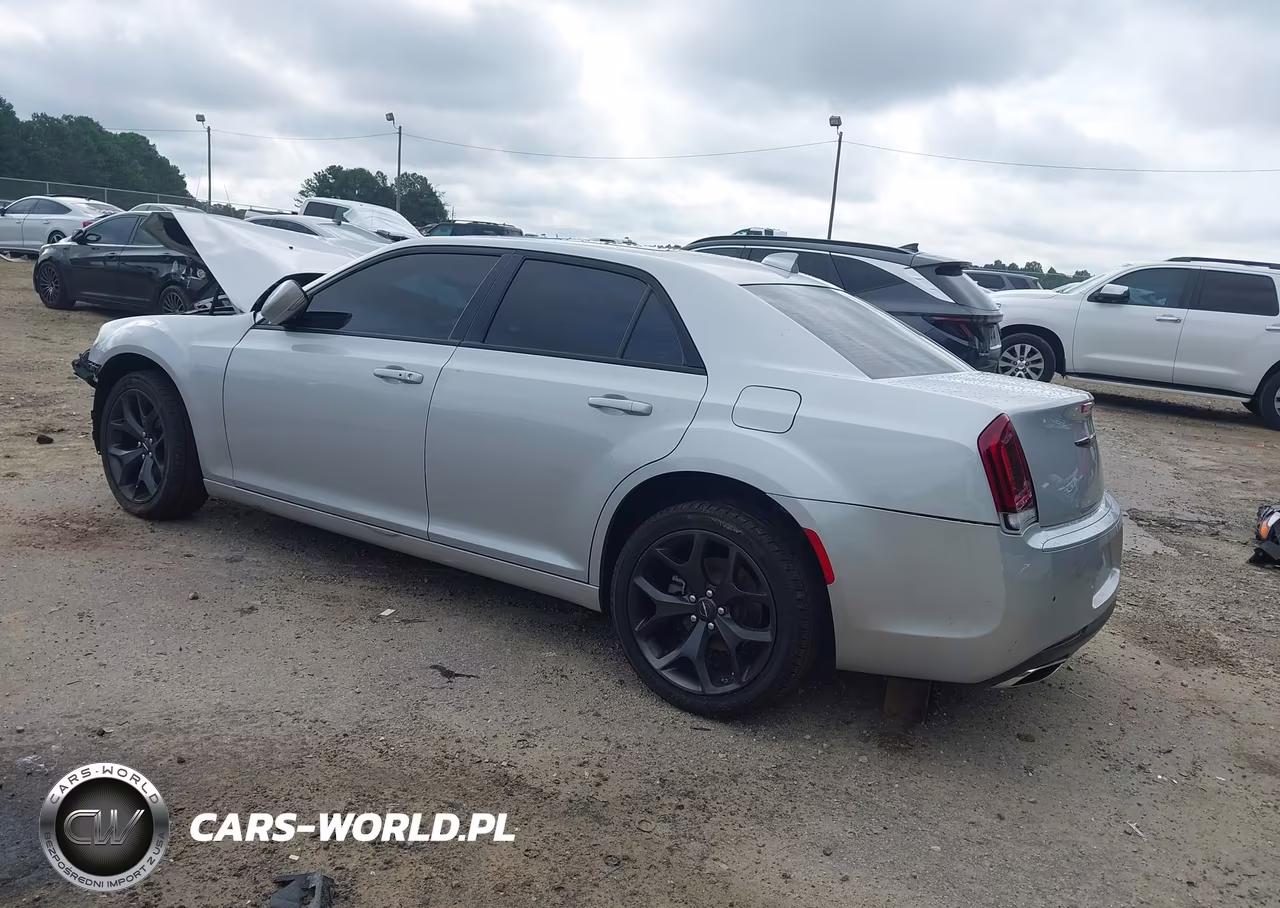 2023 Chrysler 300 300S VIN:2C3CCABG8PH637264 - 3