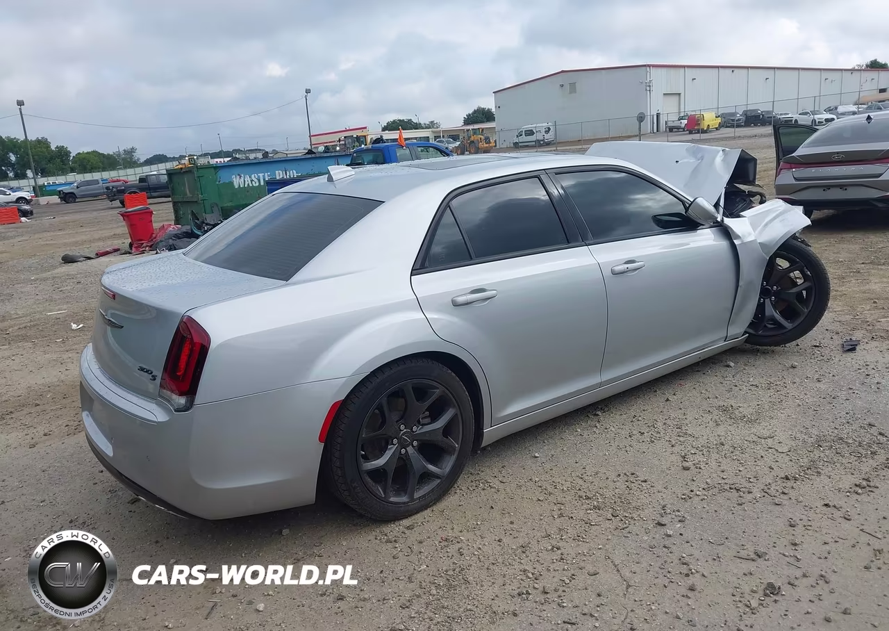 2023 Chrysler 300 300S VIN:2C3CCABG8PH637264 - 4