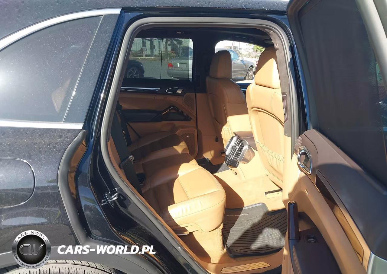 2012 Porsche Cayenne Turbo VIN:WP1AC2A27CLA82656 - 8