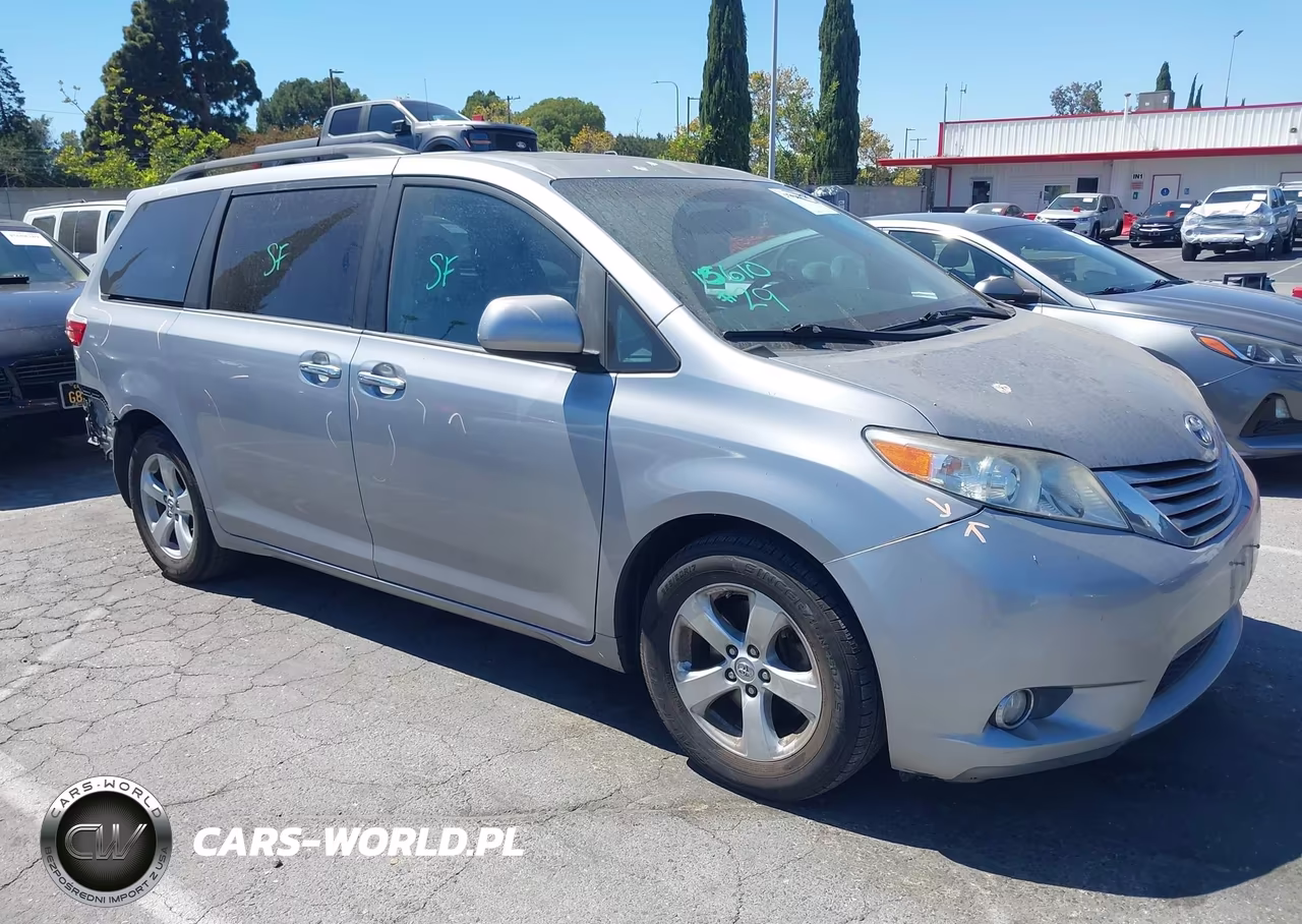 2017 Toyota Sienna Xle 8 Passenger – zdjęcie 1 z 19