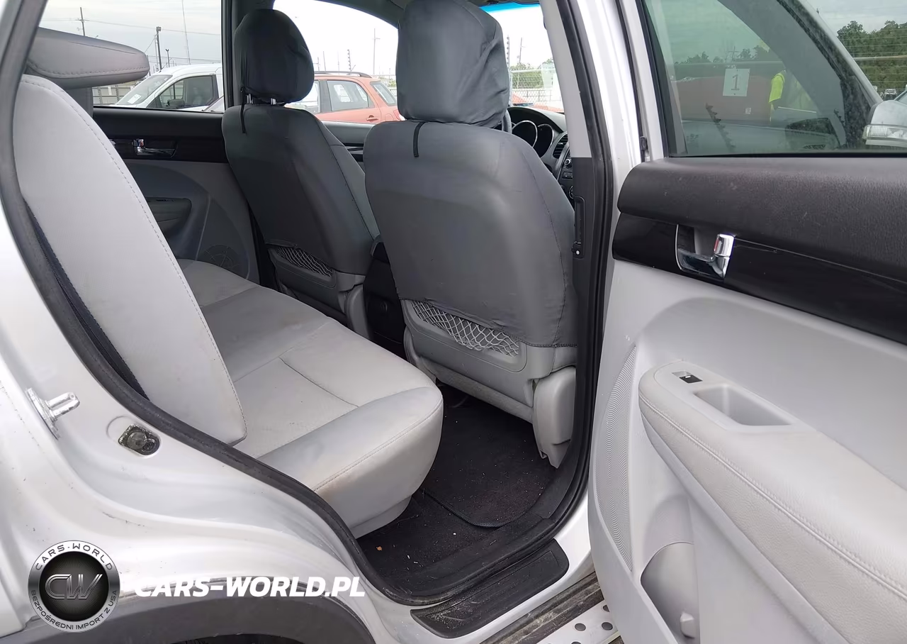 2013 Kia Sorento Lx V6 VIN:5XYKTDA27DG374483 - 8