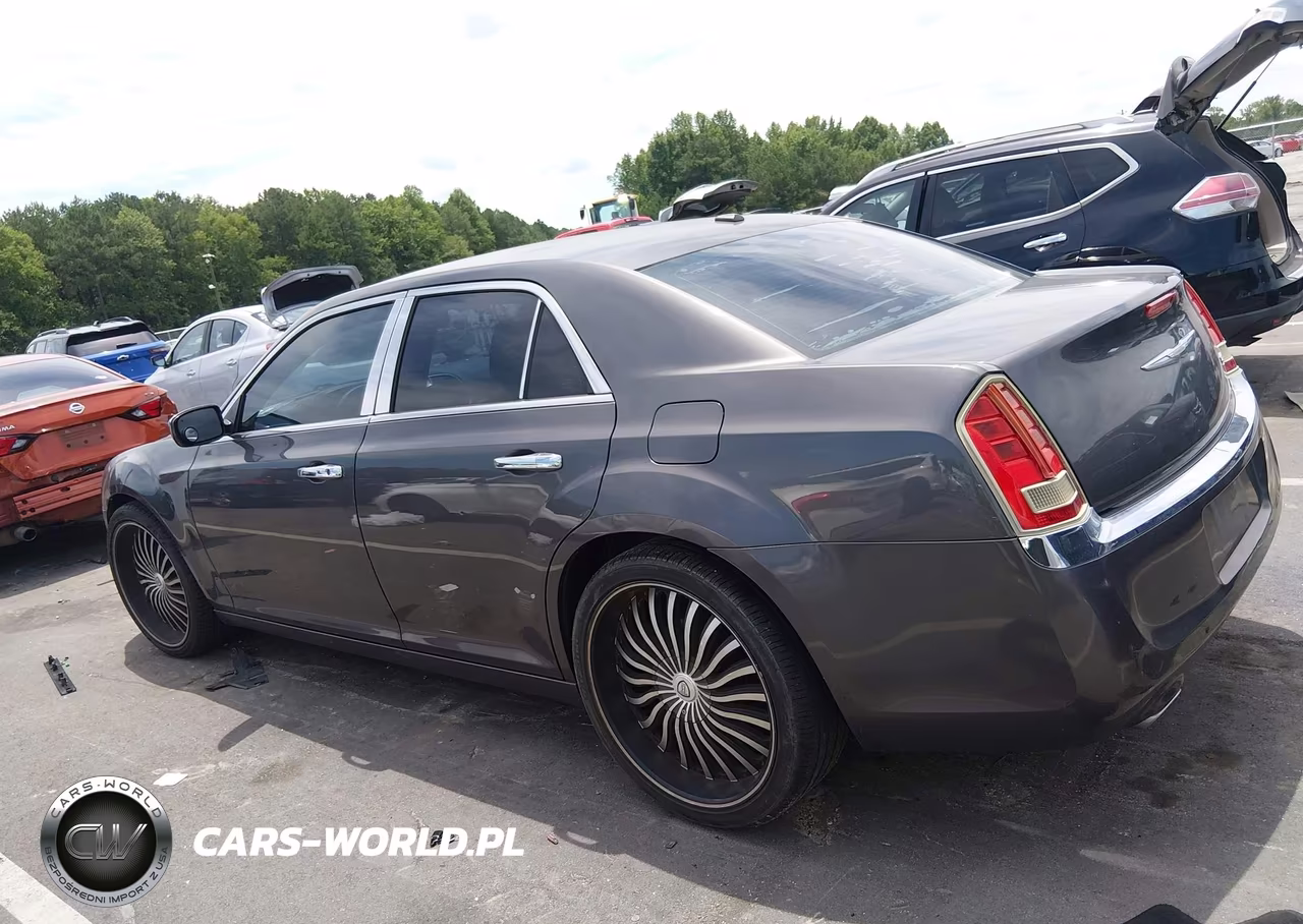 2014 Chrysler 300 VIN:2C3CCAAG1EH375747 - 14