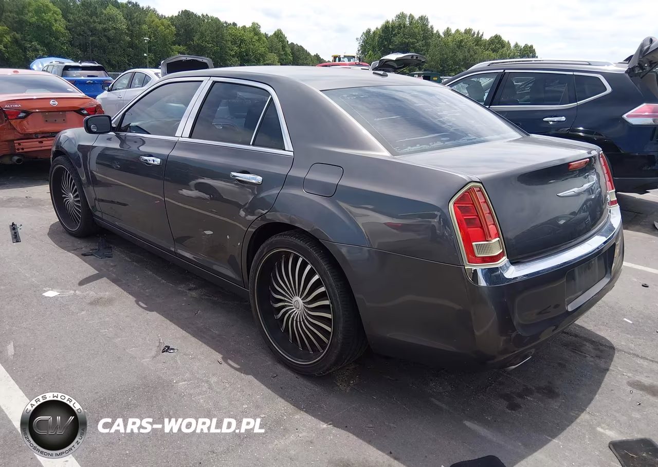 2014 Chrysler 300 VIN:2C3CCAAG1EH375747 - 3