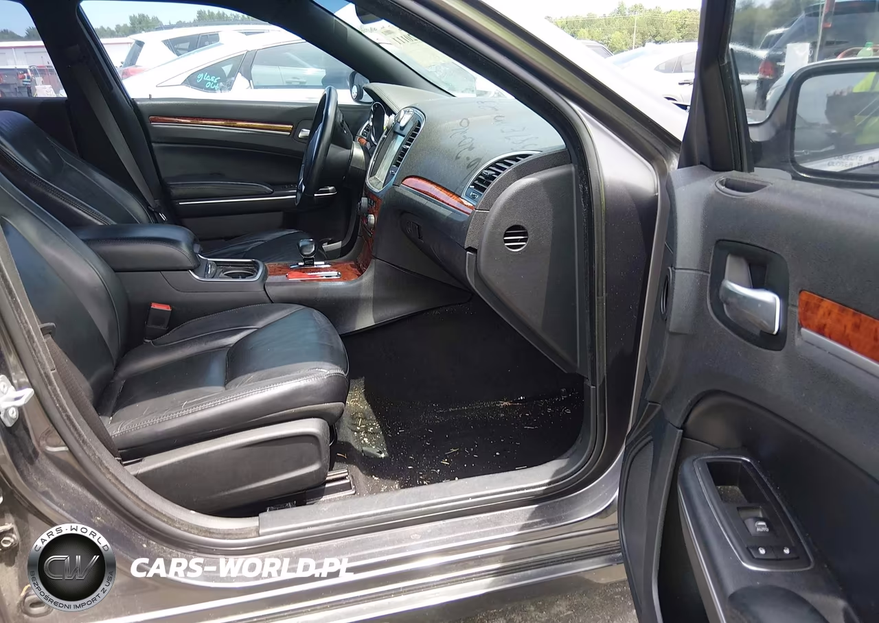2014 Chrysler 300 VIN:2C3CCAAG1EH375747 - 5