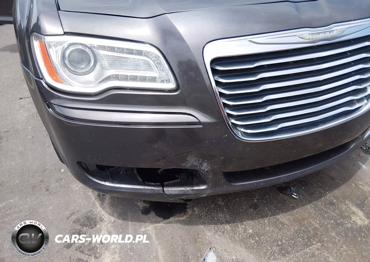 2014 Chrysler 300 VIN:2C3CCAAG1EH375747 - 6