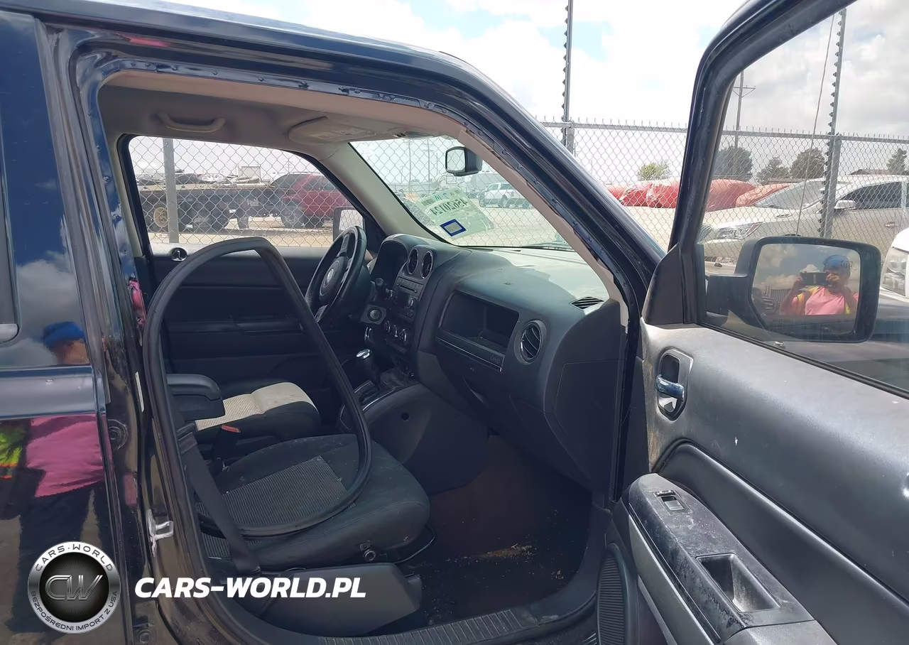 2014 Jeep Patriot Latitude VIN:1C4NJRFB8ED509253 - 5