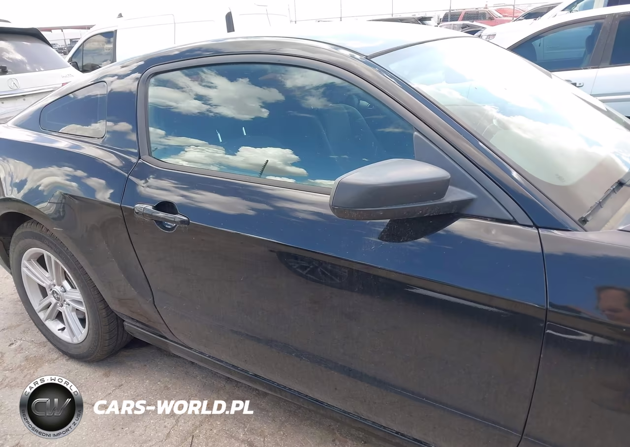 2014 Ford Mustang V6 VIN:1ZVBP8AM1E5306555 - 13