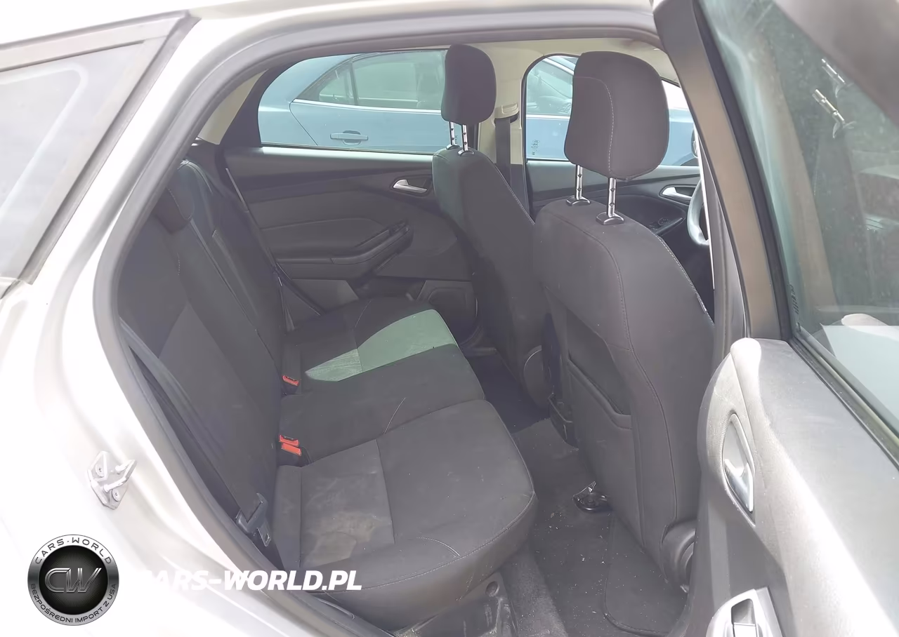 2018 Ford Focus Se VIN:1FADP3K28JL283640 - 8