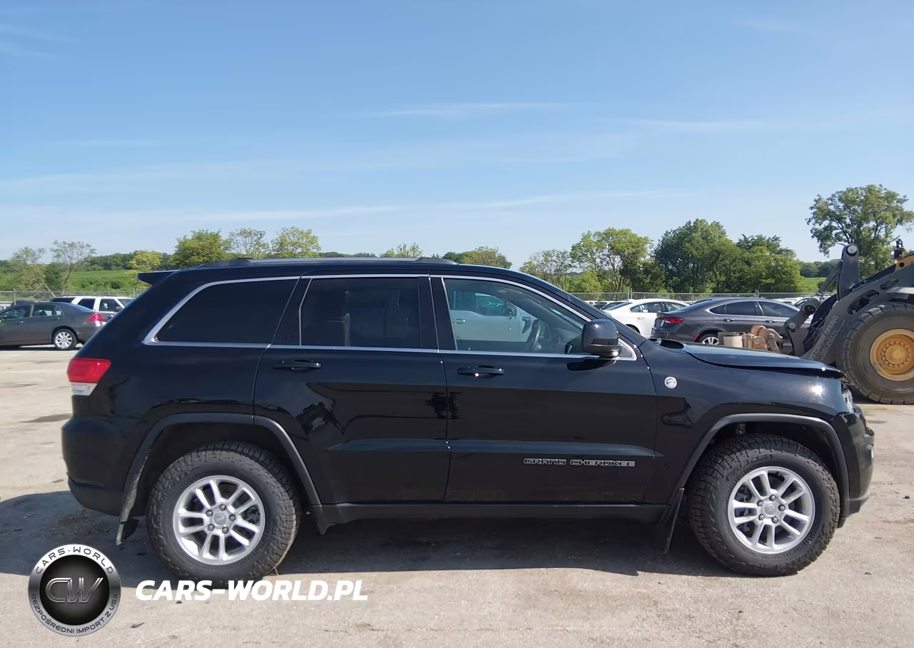 2018 Jeep Grand Cherokee Laredo E 4X4 VIN:1C4RJFAG5JC328355 - 13