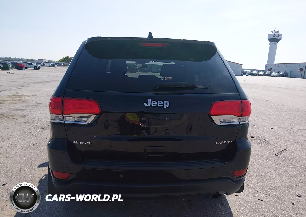 2018 Jeep Grand Cherokee Laredo E 4X4 VIN:1C4RJFAG5JC328355 - 16