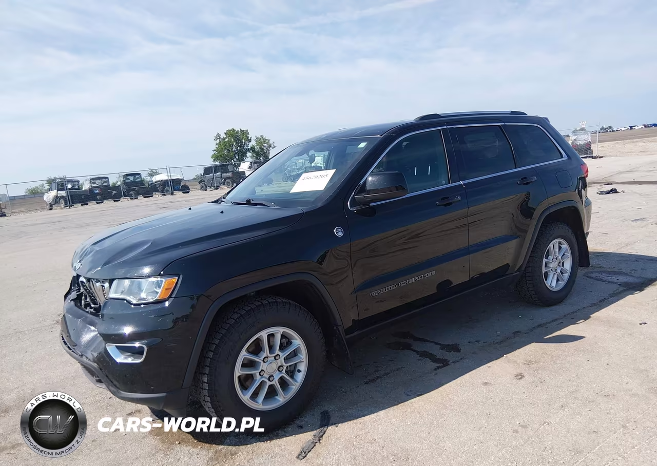 2018 Jeep Grand Cherokee Laredo E 4X4 VIN:1C4RJFAG5JC328355 - 2
