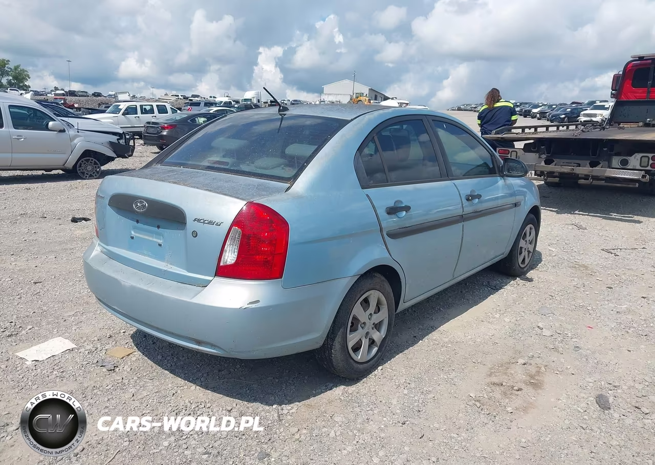 2009 Hyundai Accent Gls VIN:KMHCM46C79U303448 - 4