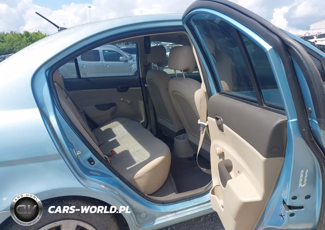 2009 Hyundai Accent Gls VIN:KMHCM46C79U303448 - 8