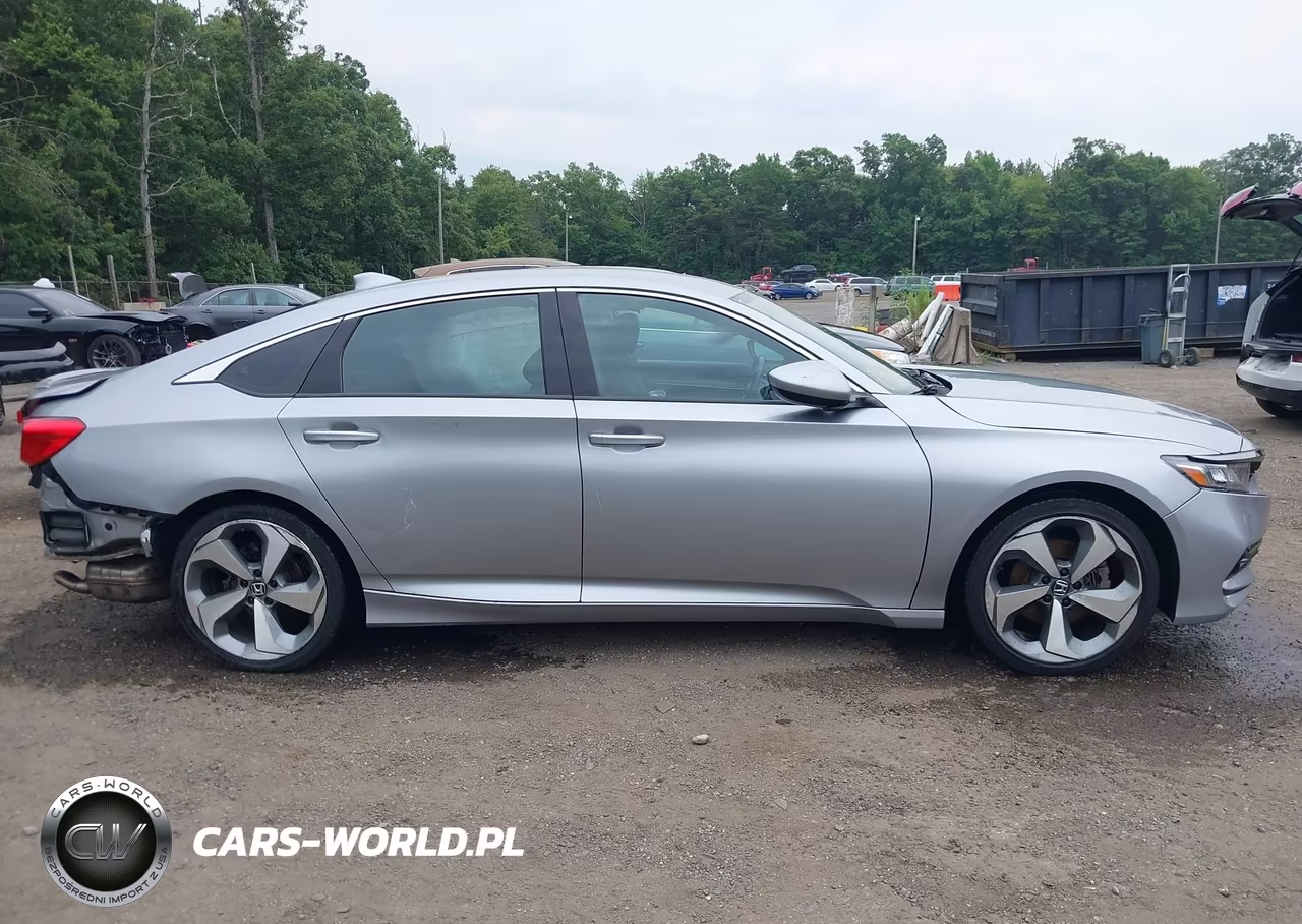 2018 Honda Accord Sport VIN:1HGCV1F31JA197943 - 13
