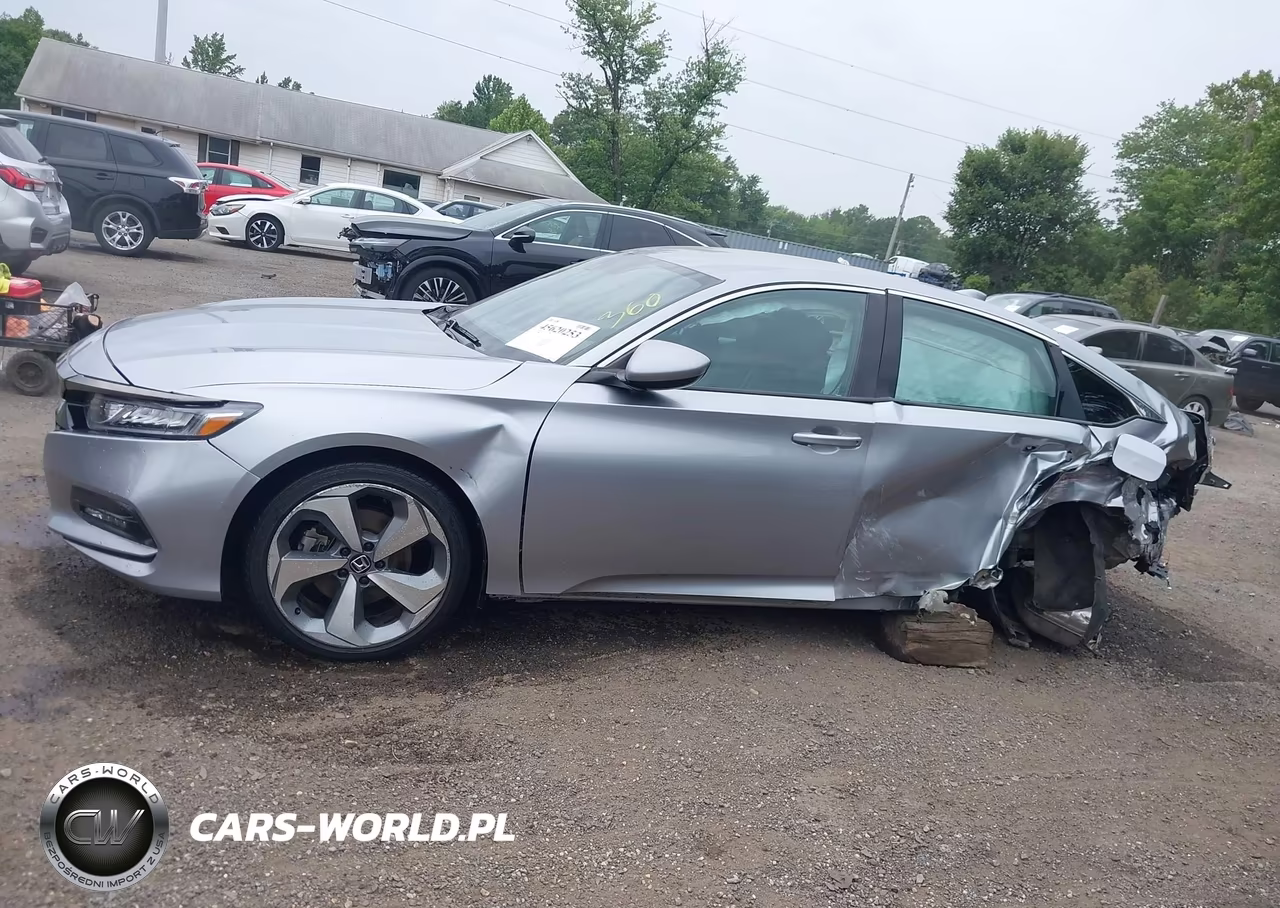 2018 Honda Accord Sport VIN:1HGCV1F31JA197943 - 14