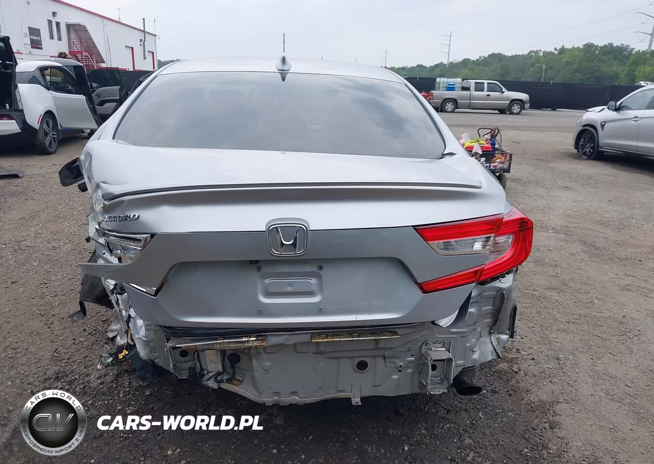2018 Honda Accord Sport VIN:1HGCV1F31JA197943 - 16
