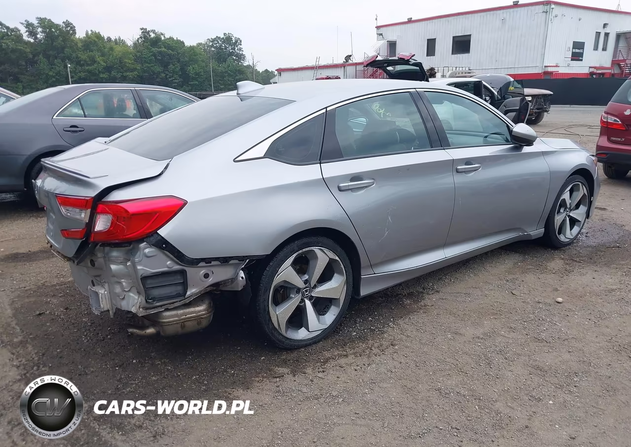 2018 Honda Accord Sport VIN:1HGCV1F31JA197943 - 4