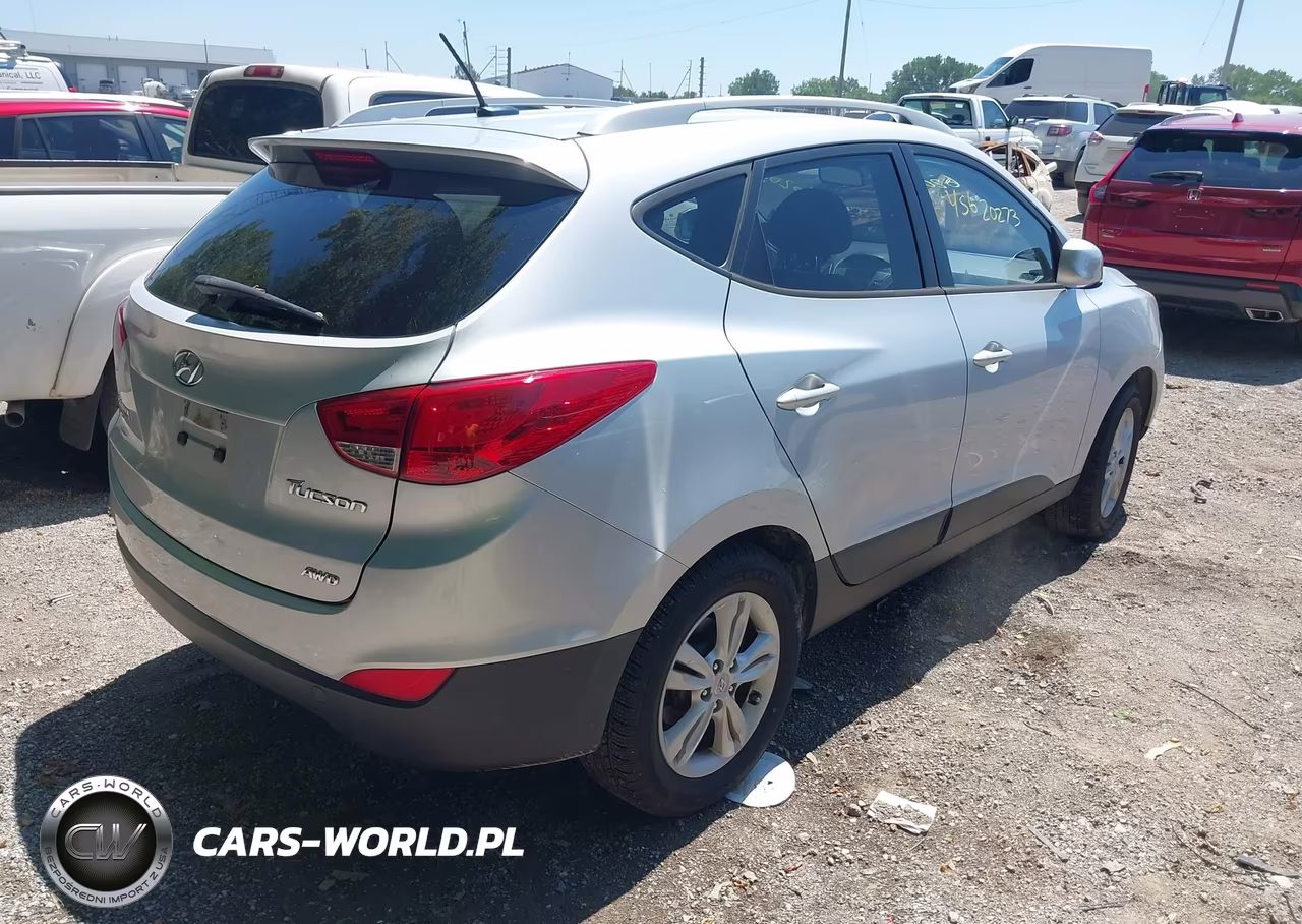 2010 Hyundai Tucson Gls VIN:KM8JUCAC5AU021810 - 4