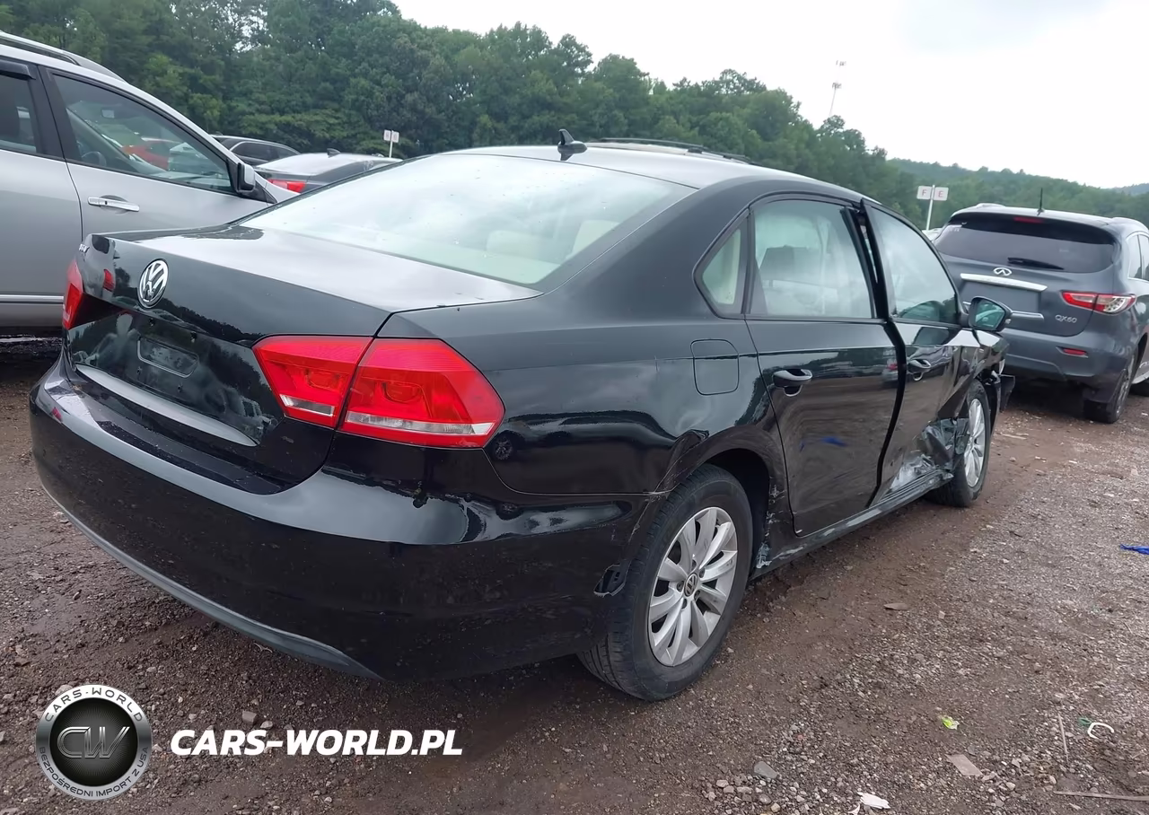 2013 Volkswagen Passat 2.5L Wolfsburg Edition VIN:1VWAH7A35DC144854 - 4