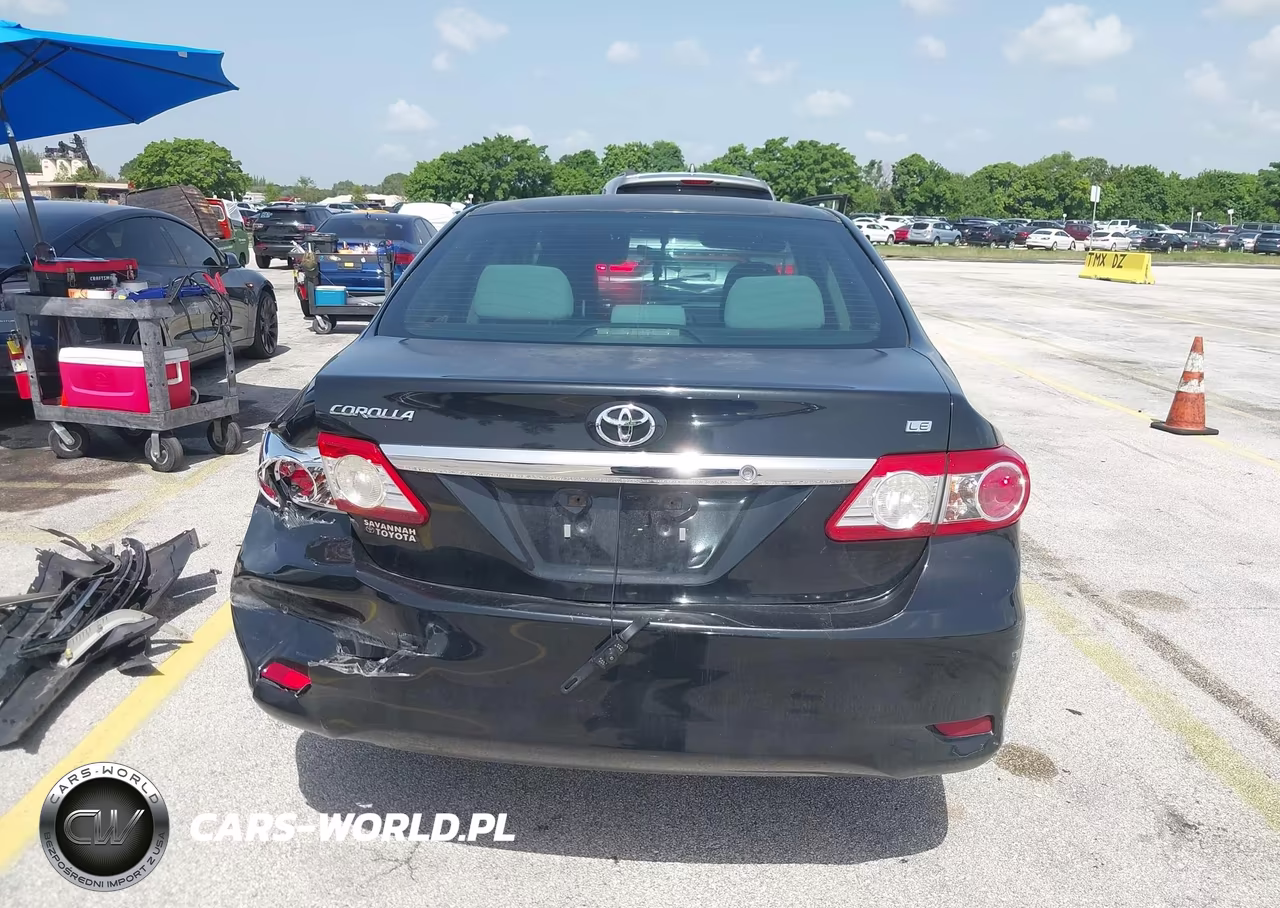 2013 Toyota Corolla Le VIN:5YFBU4EEXDP202266 - 17
